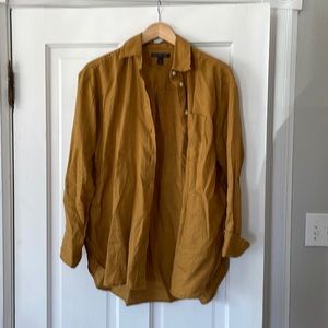 Banana republic. Small linen button up. Never worn.